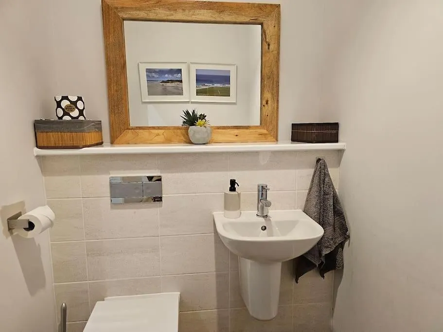 Our House @ Little France Villa Edinburgh Holiday home